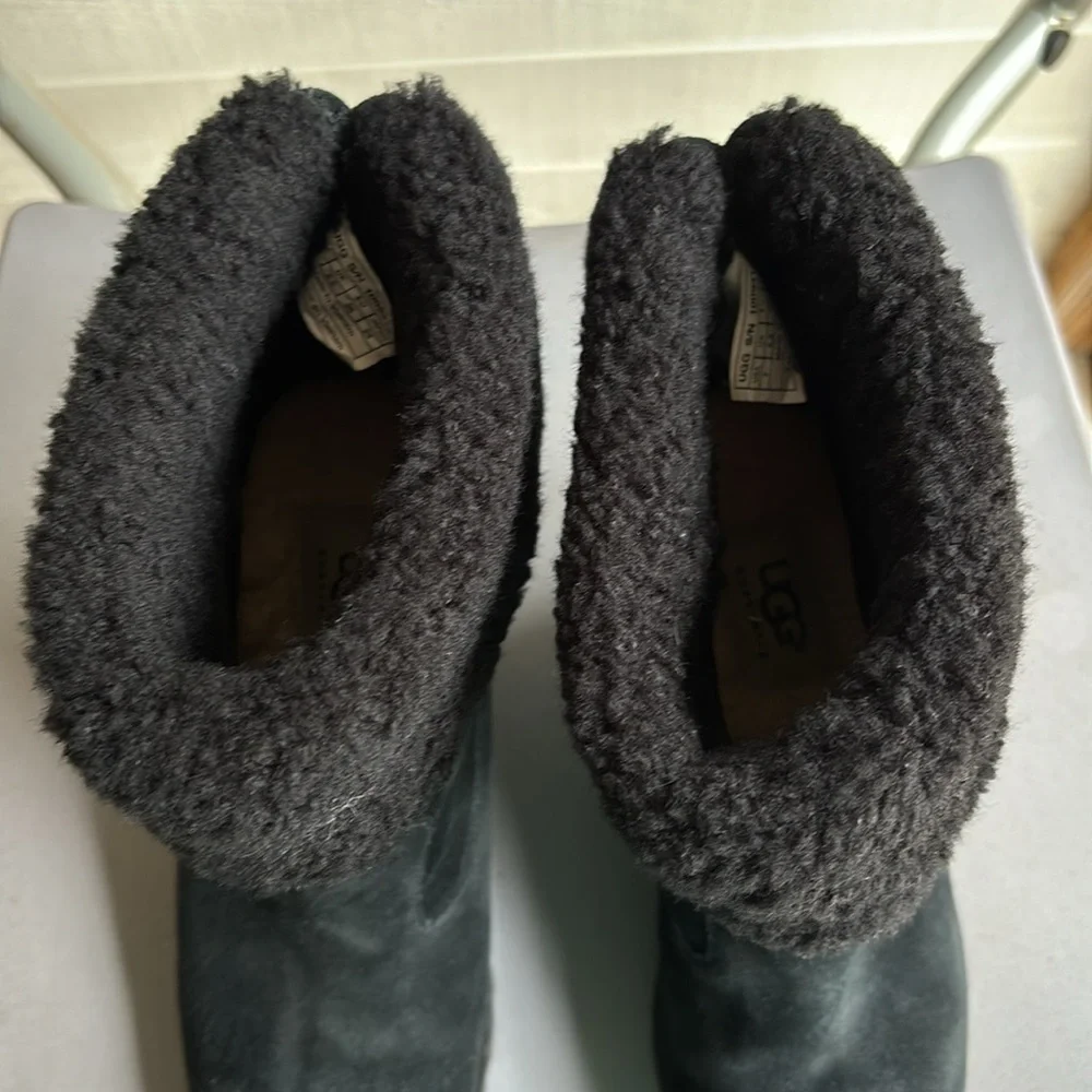 Ugg Australia women’s black wedge boots - Picture 4 of 13